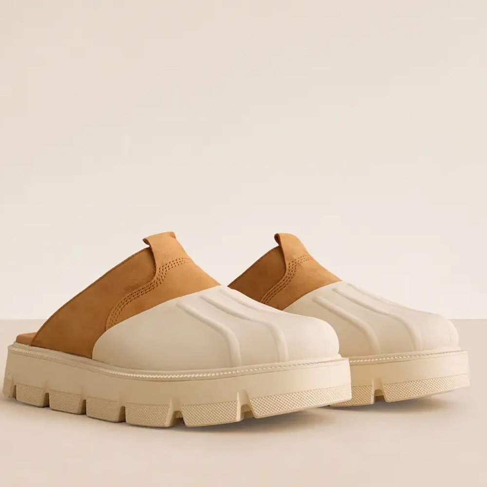 Sorel Two-Tone Tan and Cream Mule Clogs - Picture 5 of 16